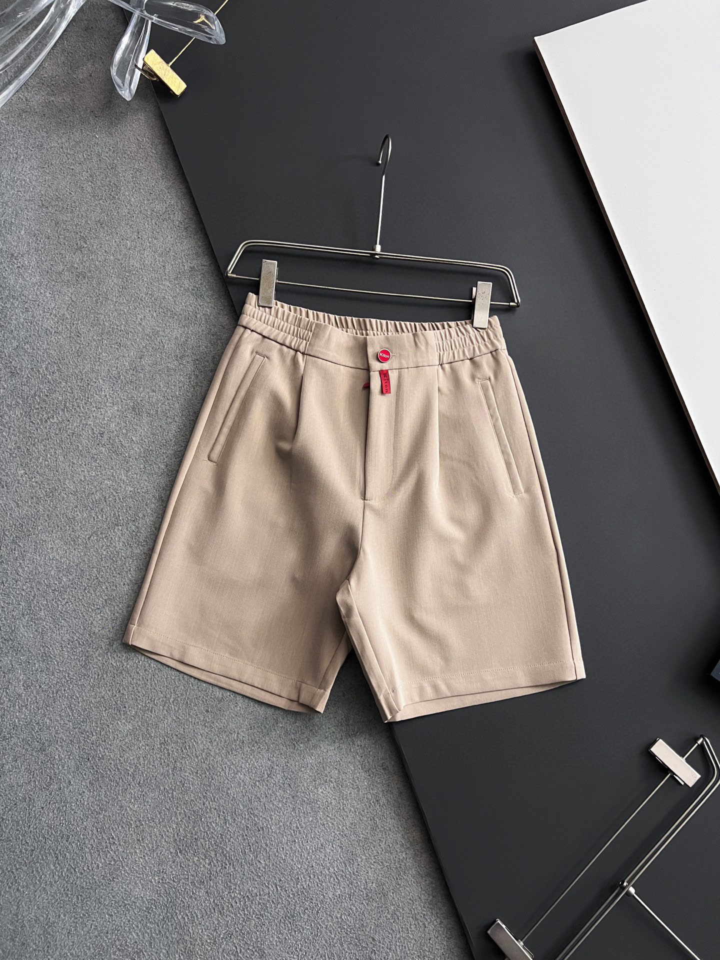 KITON25SS Men’s Classic Red-Labeled Cotton Shorts: Stylish, Comfortable, and High-Quality!