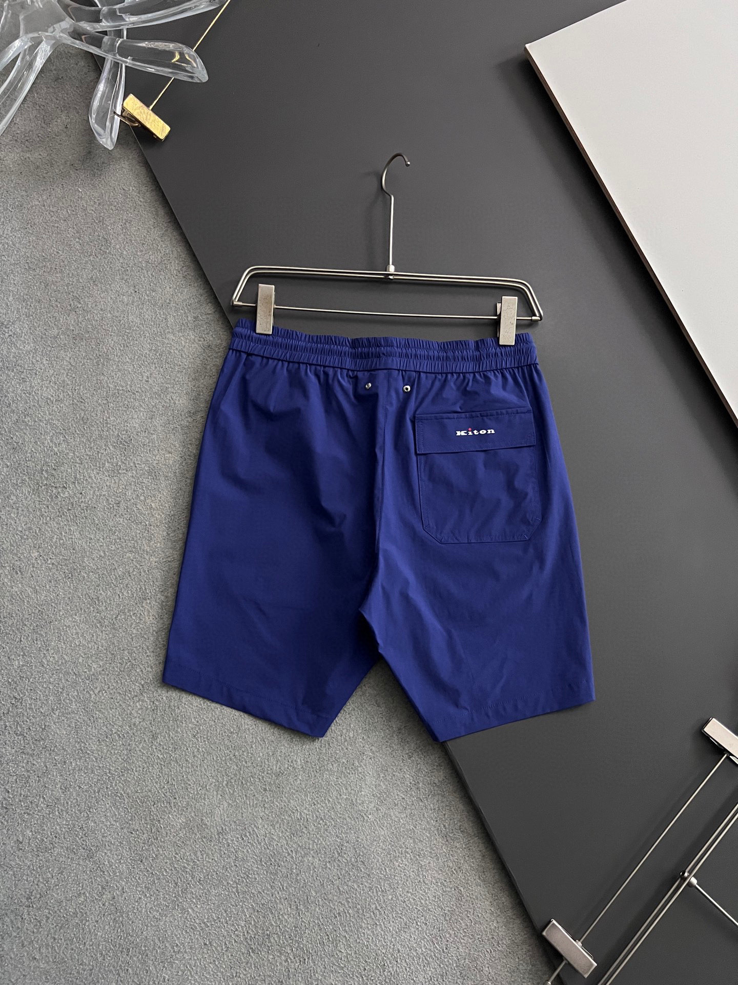 KITON25SS: High-Tech Fashion Shorts with Quality Details and Comfort Fit - 图片 6