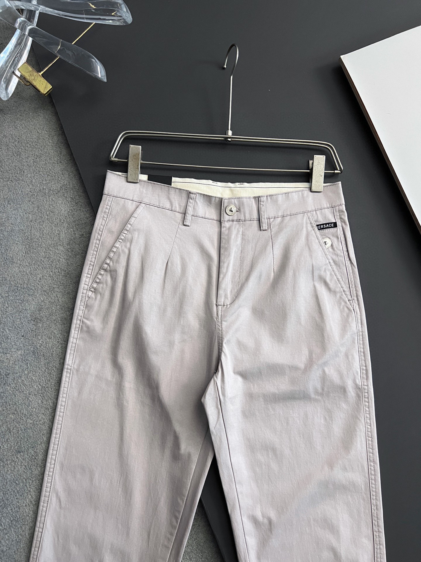 Luxurious Versac Cotton-Reformer Shorts: High-End Quality and Comfort for Daily Wear - 图片 6