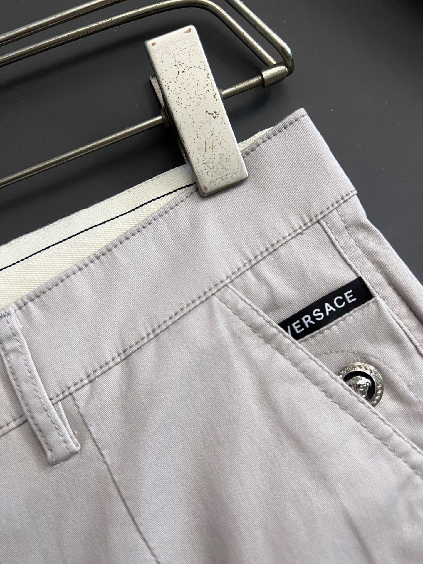 Luxurious Versac Cotton-Reformer Shorts: High-End Quality and Comfort for Daily Wear - 图片 7