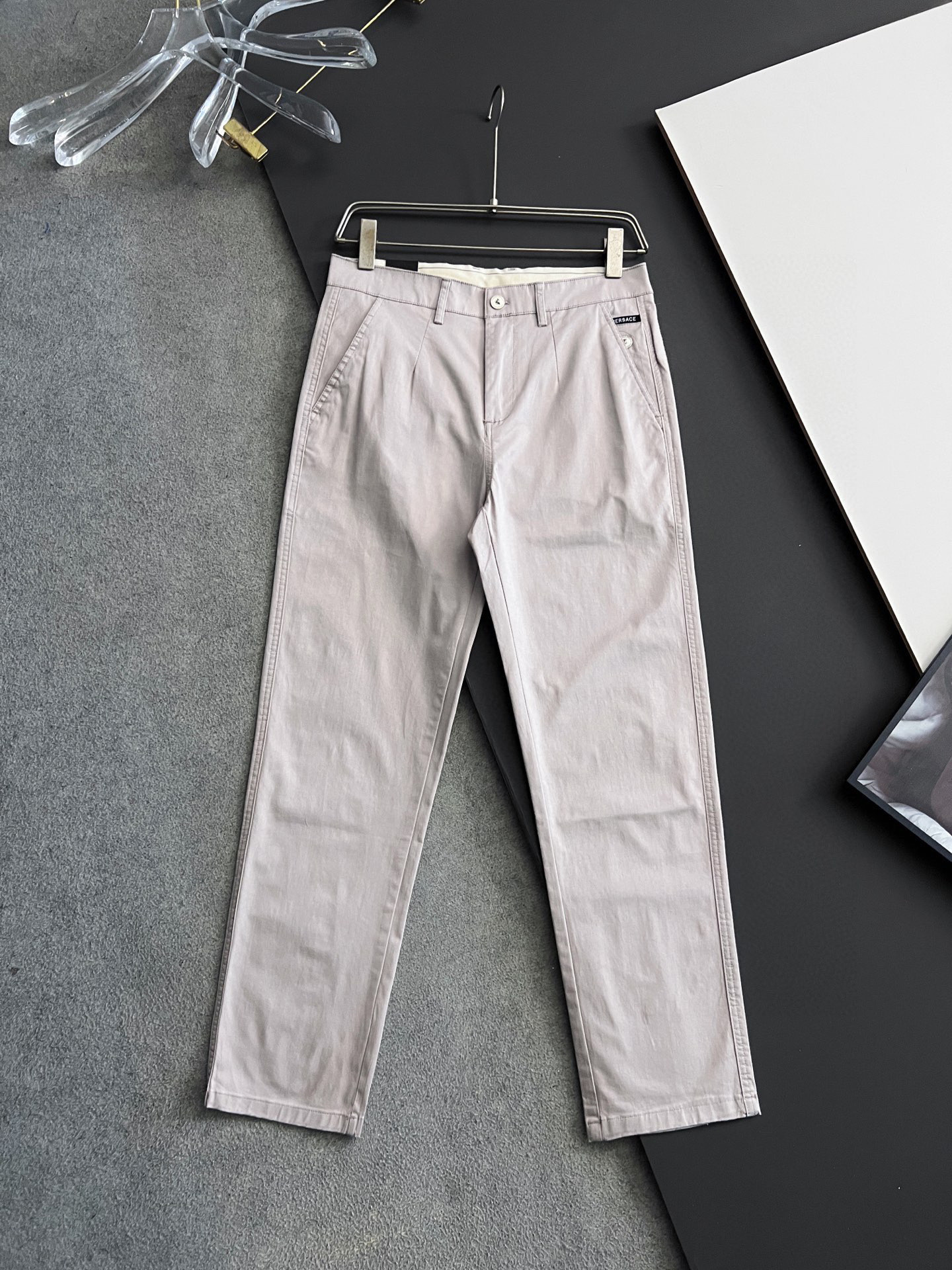 Luxurious Versac Cotton-Reformer Shorts: High-End Quality and Comfort for Daily Wear - 图片 4