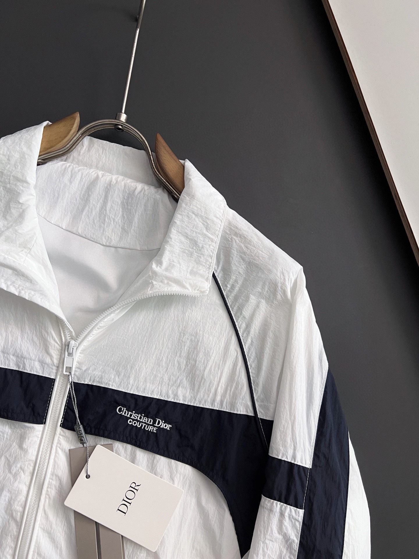 High-Quality Sunscreen Jackets for Men and Women in Various Sizes - 图片 3