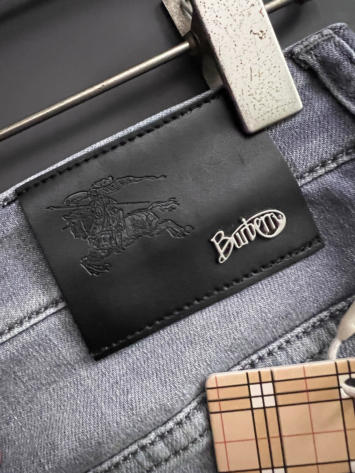 “Premium Water-Wash Recreational Jeans: Comfortable, Elastic, Unique Design, High Quality” - 图片 9