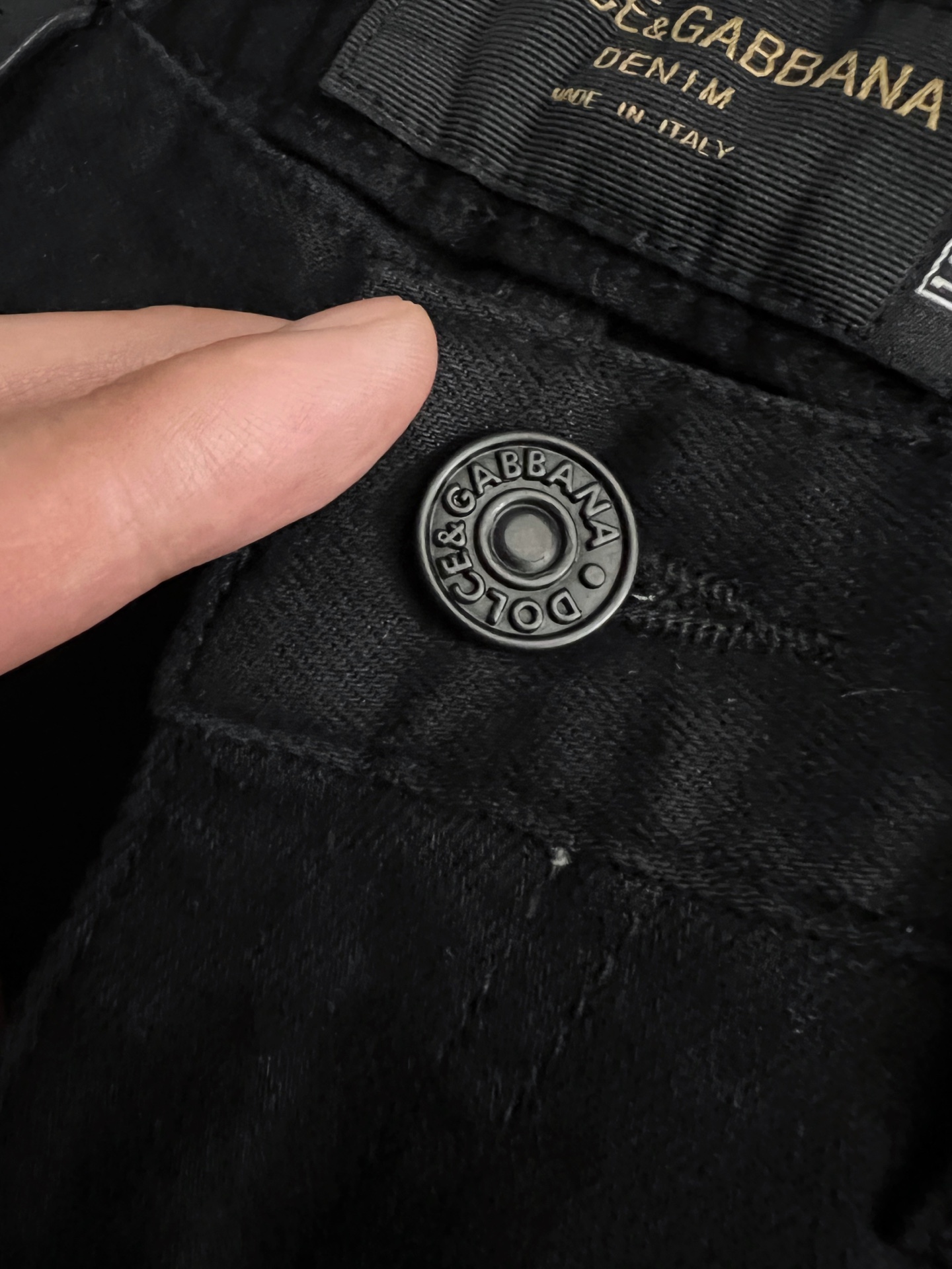 “High-Class Water-Washed Jeans with Unique Design and Comfort Features” - 图片 5