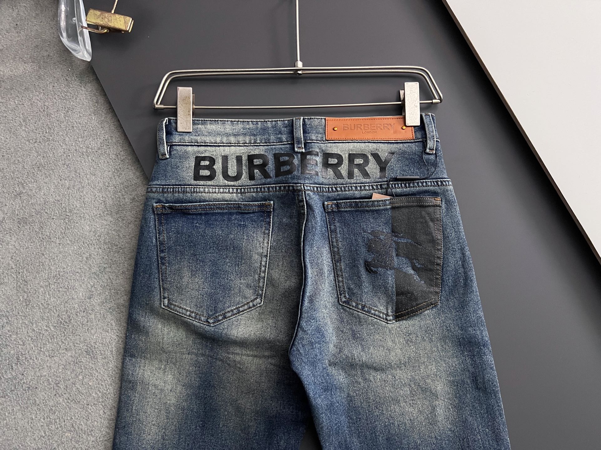“High-Class Water-Washing Jeans: Comfort, Elasticity, Unique Design, Super-Fashion” - 图片 7
