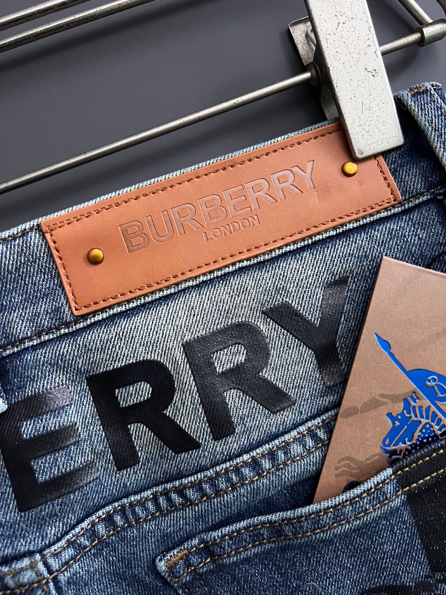 “High-Class Water-Washing Jeans: Comfort, Elasticity, Unique Design, Super-Fashion” - 图片 8