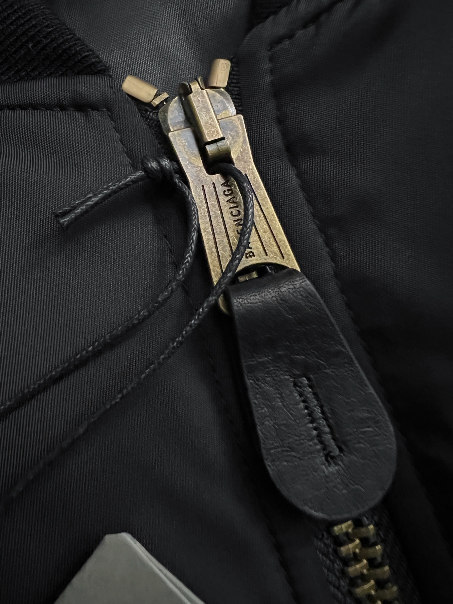 “High-Quality Dollar List: Pilot’s Black Baseball Collar Cotton Jacket with Unique Design” - 图片 3