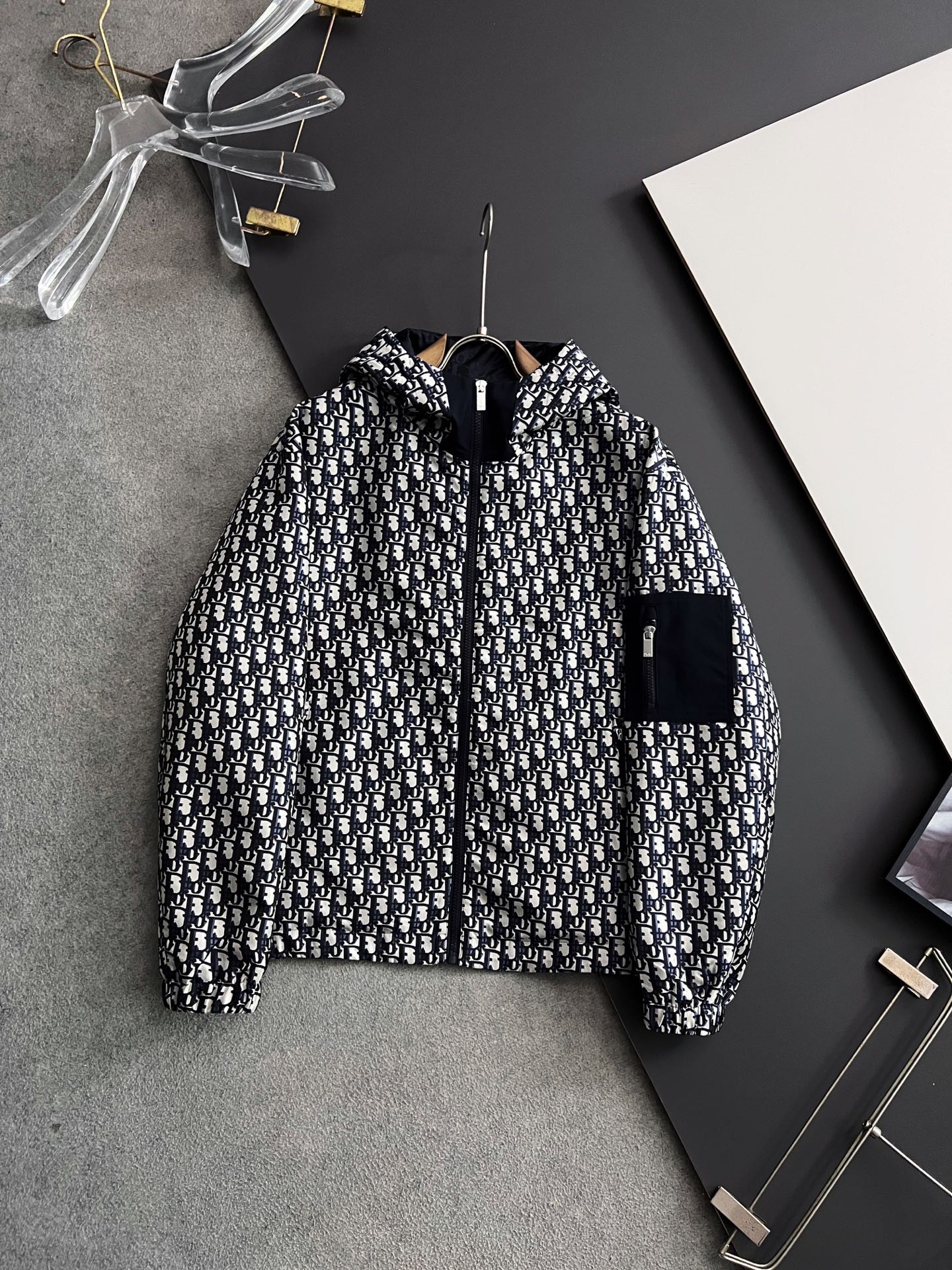 (P1122) CD* 2025, NEW, OLD, RED COTTON JACKET, ORIGINAL 1:1 CUSTOMIZE ALL HARDWARE FITTINGS - 图片 1