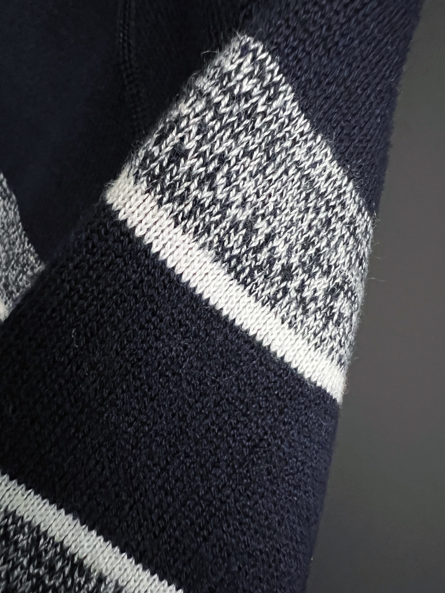 New Fall/Winter Co-Heavy Kowtow Sweater: 100% Knitted Wool, Colorful Stripes, Recreational Tailoring - 图片 5