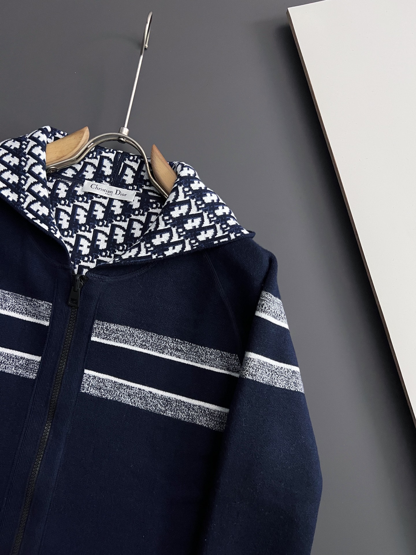 New Fall/Winter Co-Heavy Kowtow Sweater: 100% Knitted Wool, Colorful Stripes, Recreational Tailoring - 图片 3