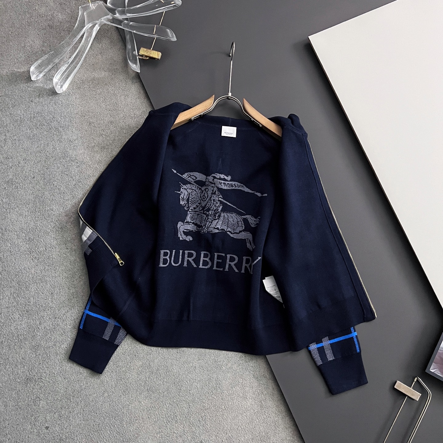 New Men and Women Cog Weasel Shirts with Colored Stripes Design - 图片 4