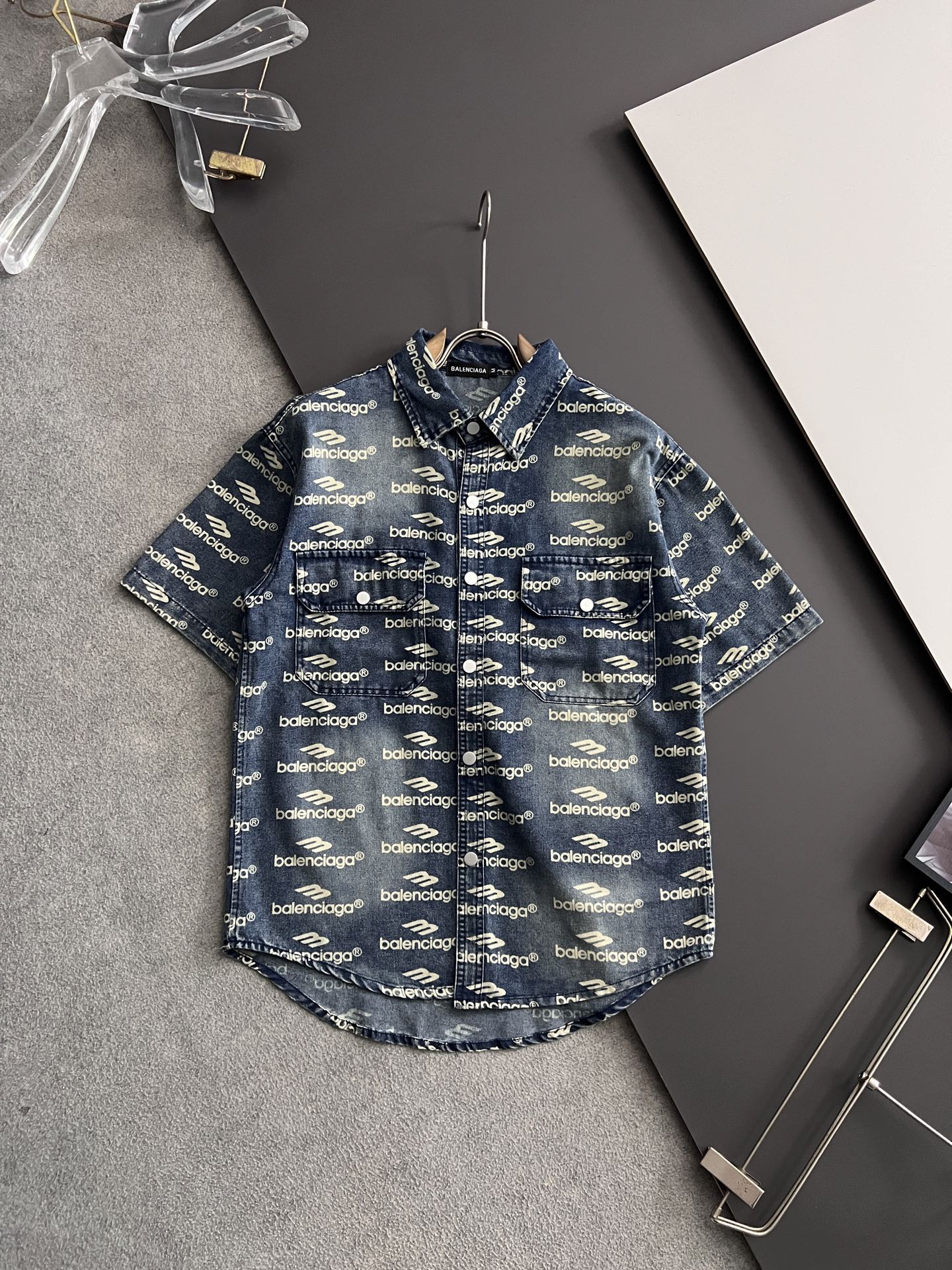 Vintage Cowboy Shirts with Customizable Old Letter-Printed Logo for Men and Women