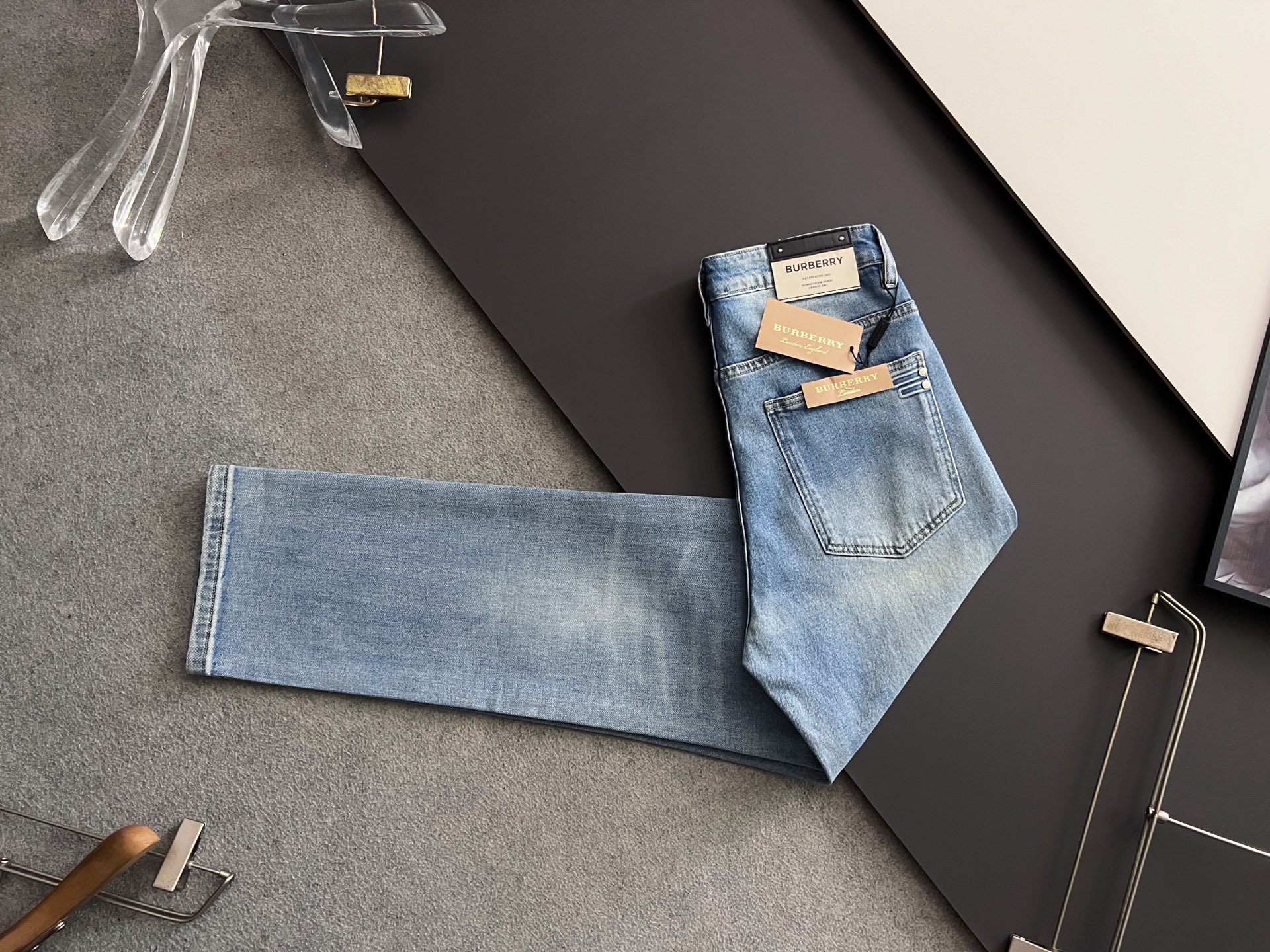 Premium Regenerative Agriculture Cotton Jeans: Quality Dollar Blue Denim, Unique Design, Sustainable Fabric. - 图片 1