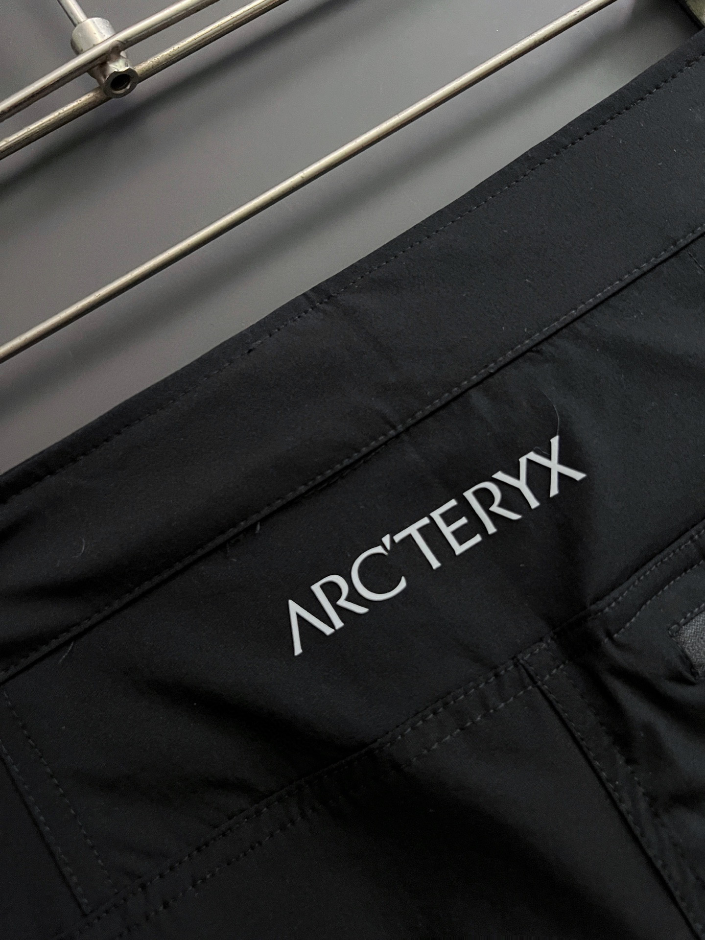 “Men’s Outdoor Exercise Shorts: Classic, Anti-Bacterial, Wrinkle-Free, Modern Urban Style” - 图片 7