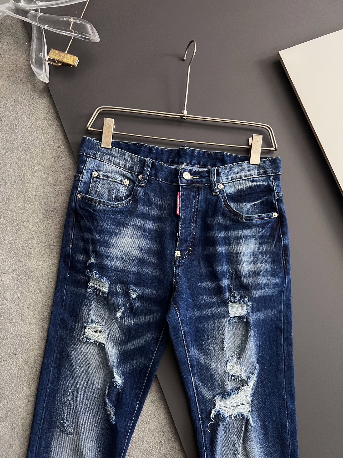 High-Quality Dollar Single Jeans: Original Water Washing, Comfort, Elasticity, Unique Design, Stylish Layout - 图片 3