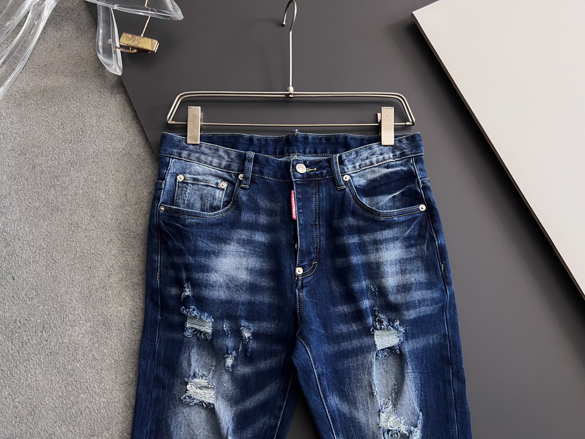 High-Quality Dollar Single Jeans: Original Water Washing, Comfort, Elasticity, Unique Design, Stylish Layout - 图片 2