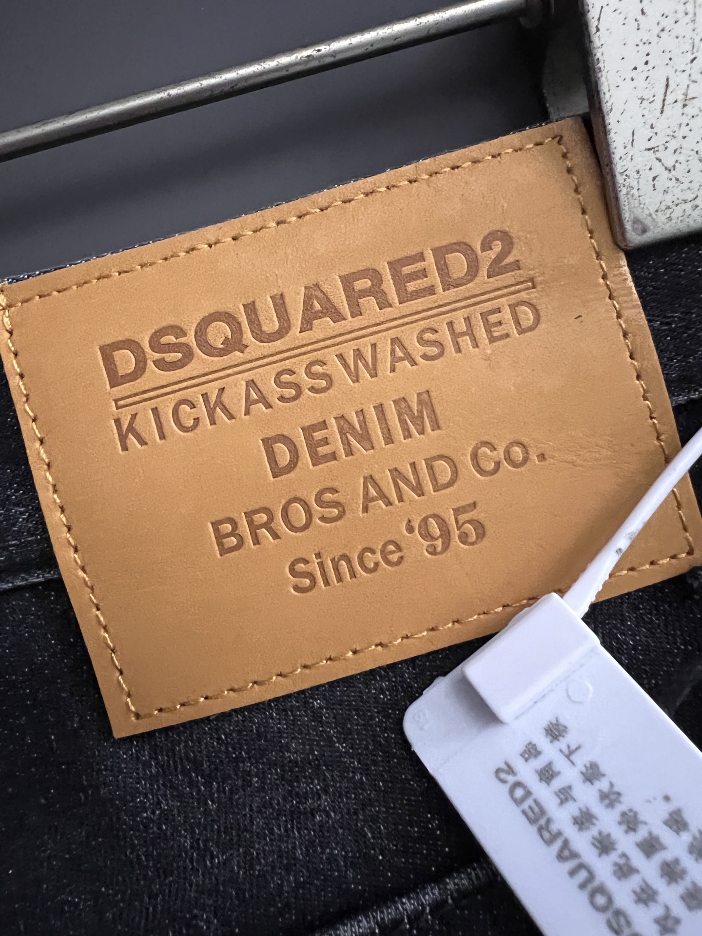 High-Quality Dollar Single D2* Jeans with Original Water Washing Fabrics - 图片 8