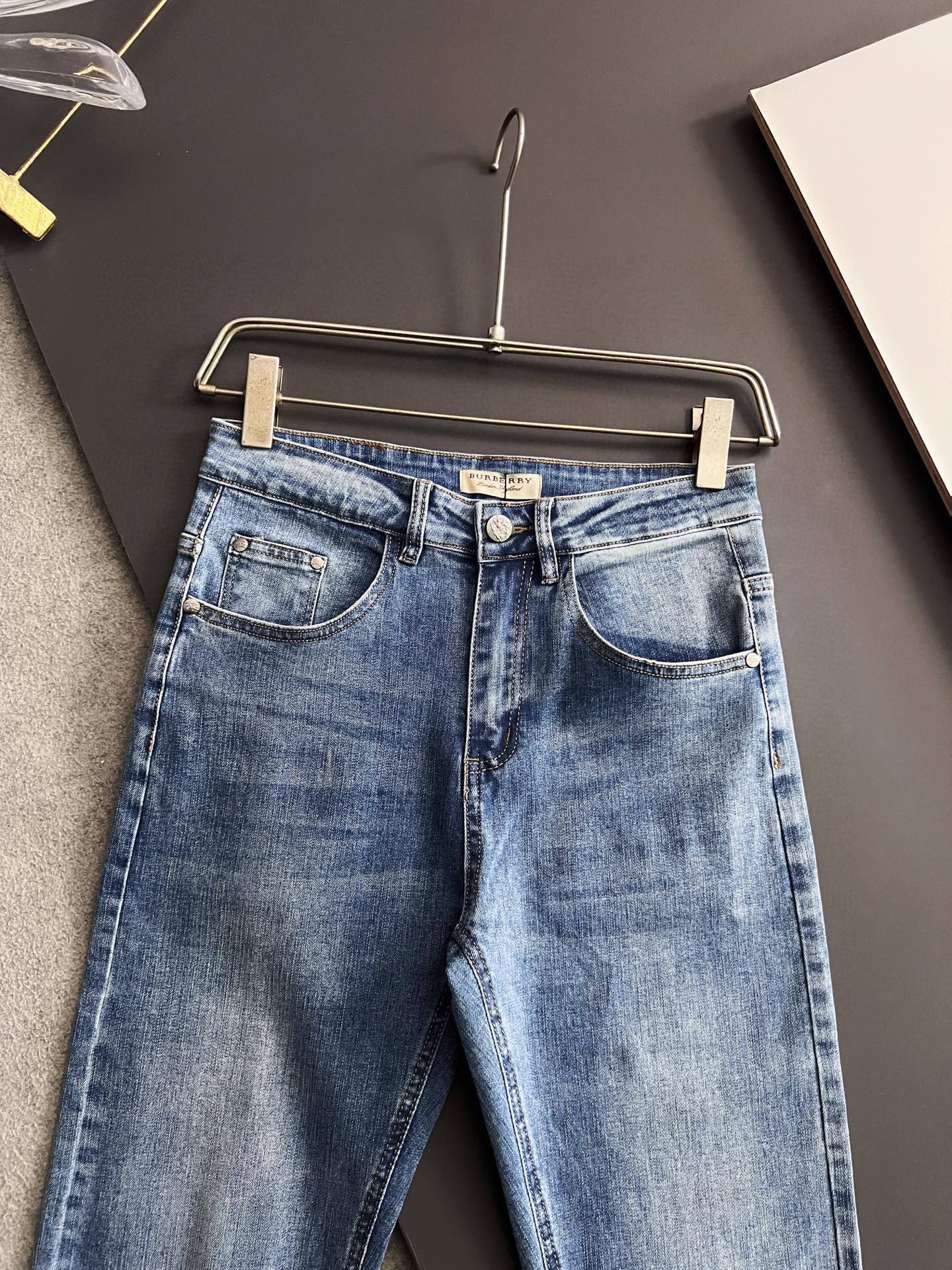 High-Class Water-Washed Jeans: Comfortable, Elastic, Unique Design, Top Quality, Super-Fashion. - 图片 4