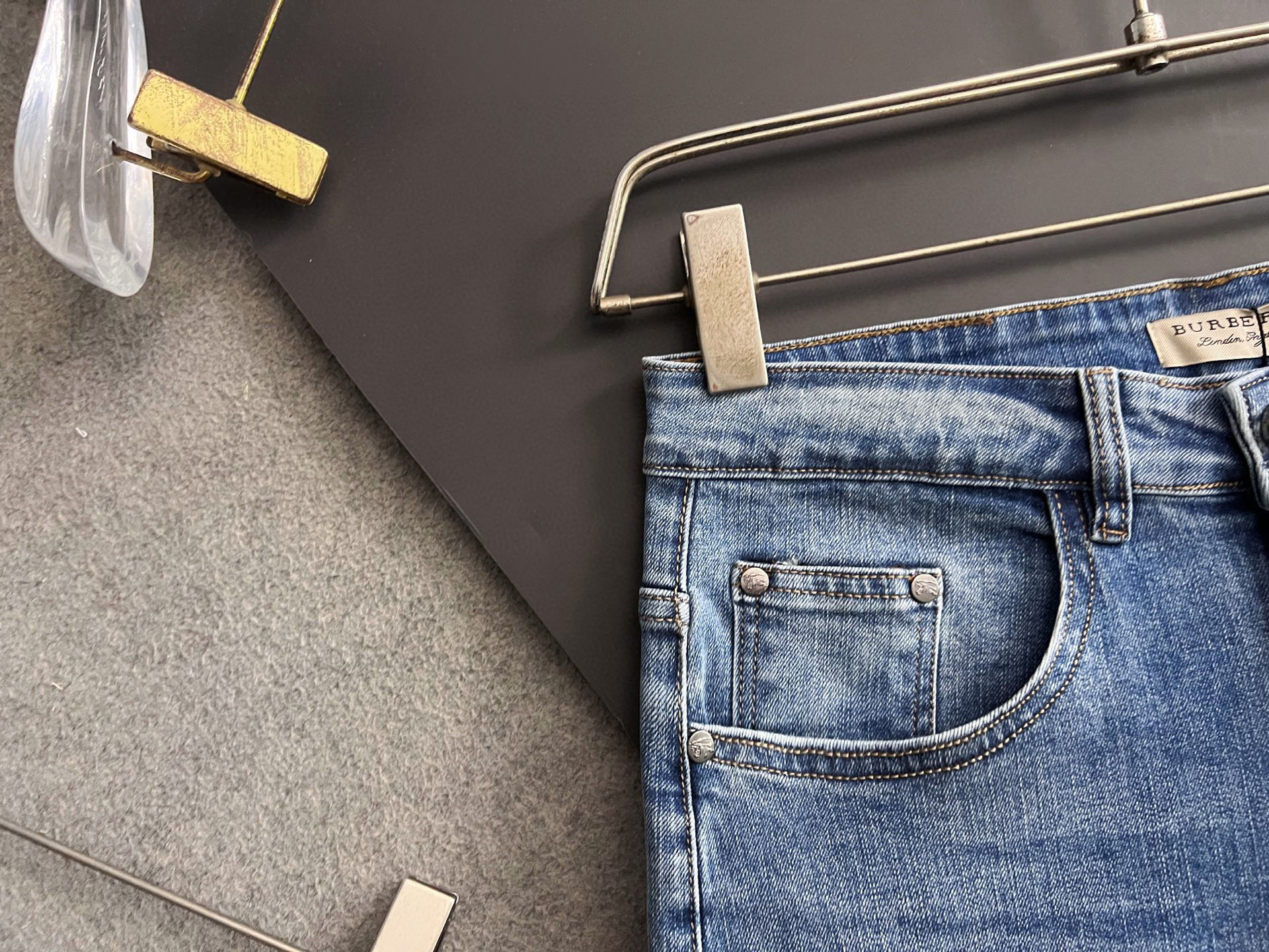 High-Class Water-Washed Jeans: Comfortable, Elastic, Unique Design, Top Quality, Super-Fashion. - 图片 5