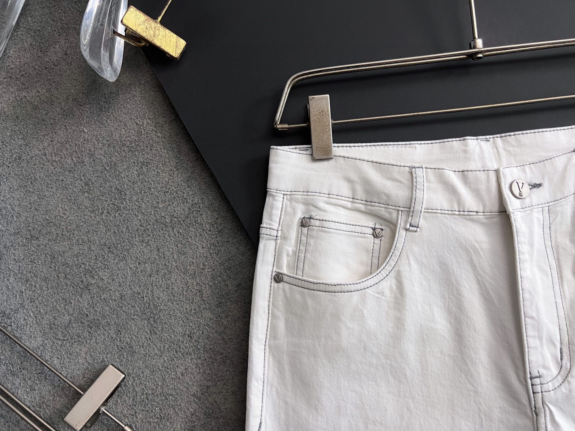 Valentino Heavy-Work Water-Washing Jeans: Original Fabric, Comfort, Unique Design, High Class - 图片 5