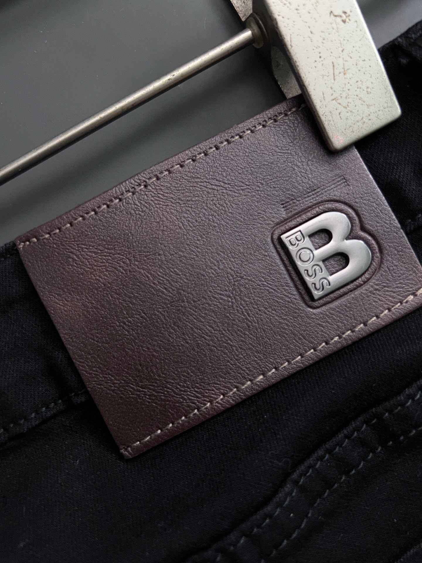 “High-Class Water-Washed Jeans with Unique Design and Comfortable Fabric” - 图片 9