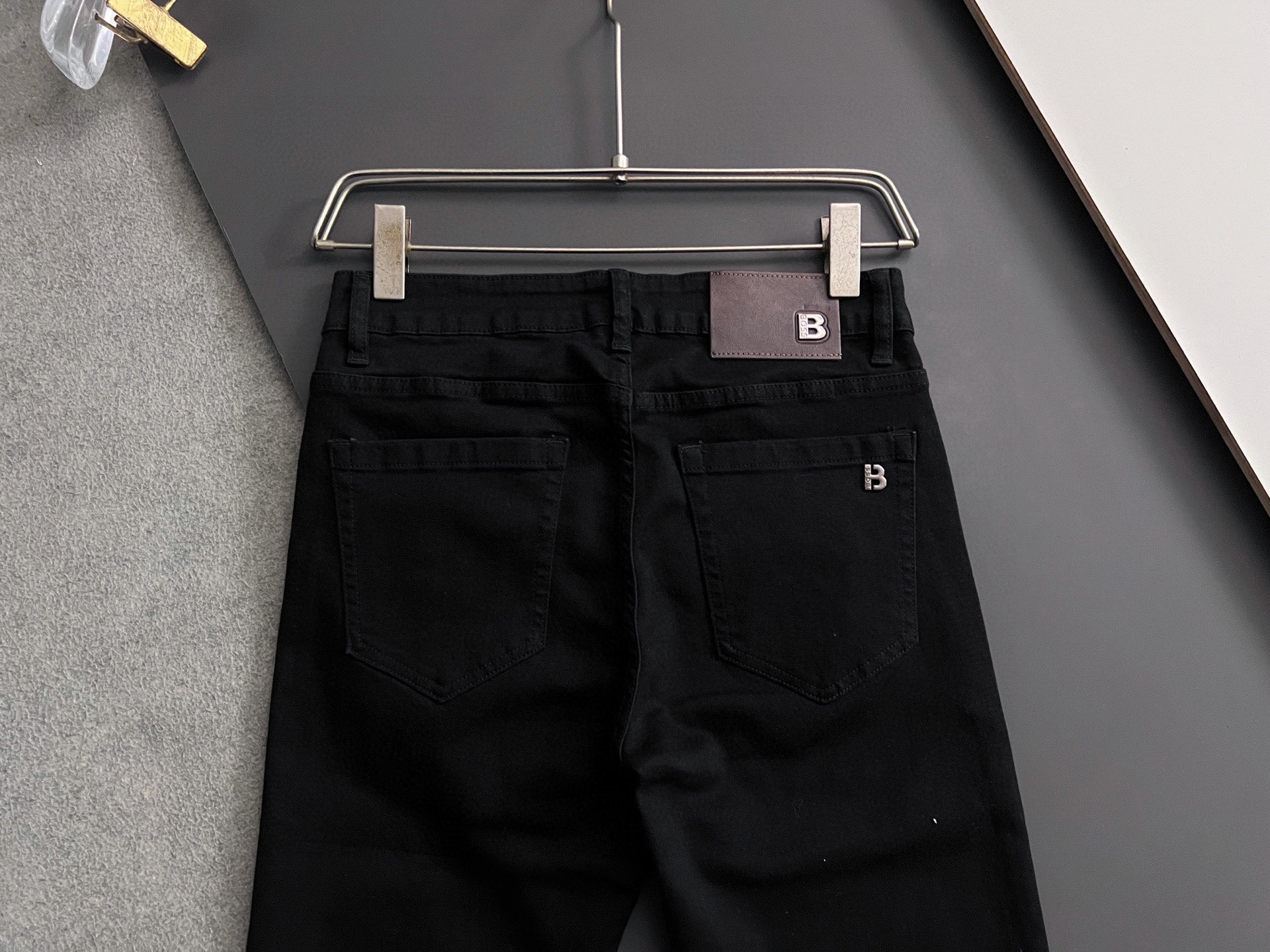 “High-Class Water-Washed Jeans with Unique Design and Comfortable Fabric” - 图片 8
