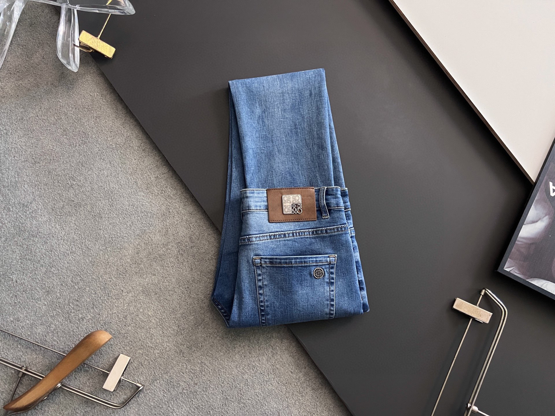 “High-Class Original Water-Washing Jeans: Comfortable, Elastic, Unique Design, Super-Sweet Air” - 图片 1