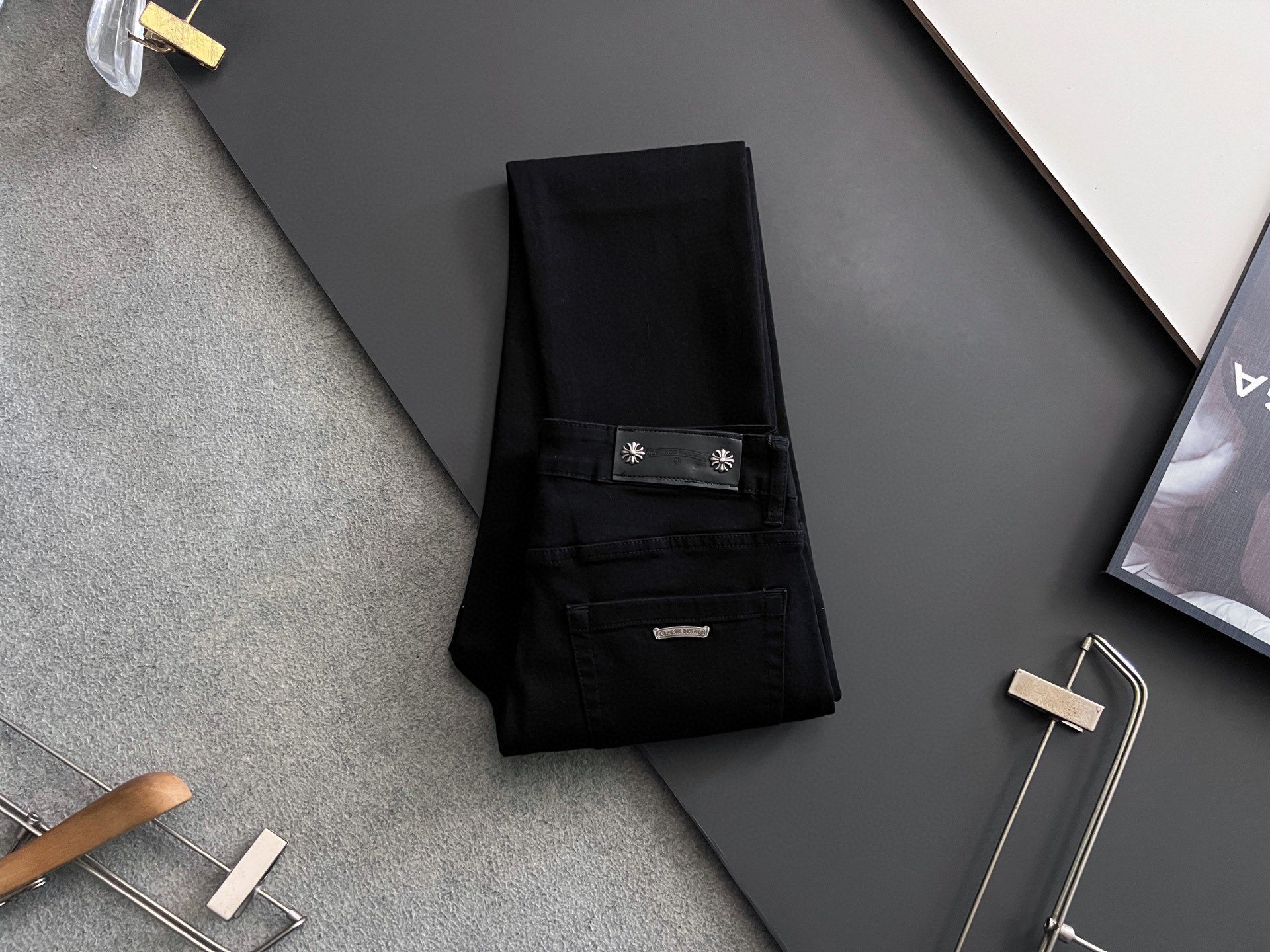 Premium Water-Washed Jeans with Unique Design and High Quality Fabric