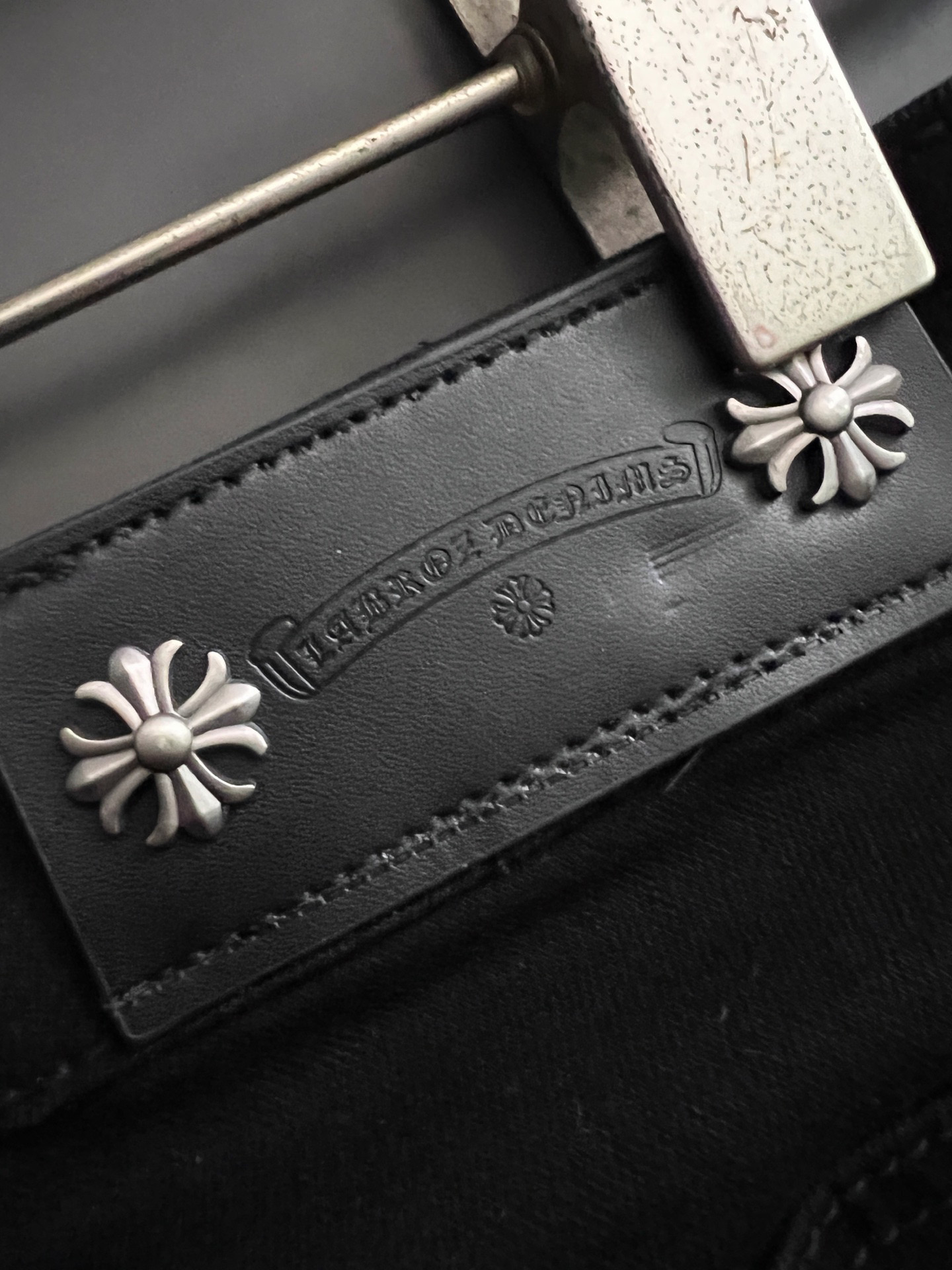 Premium Water-Washed Jeans with Unique Design and High Quality Fabric - 图片 9