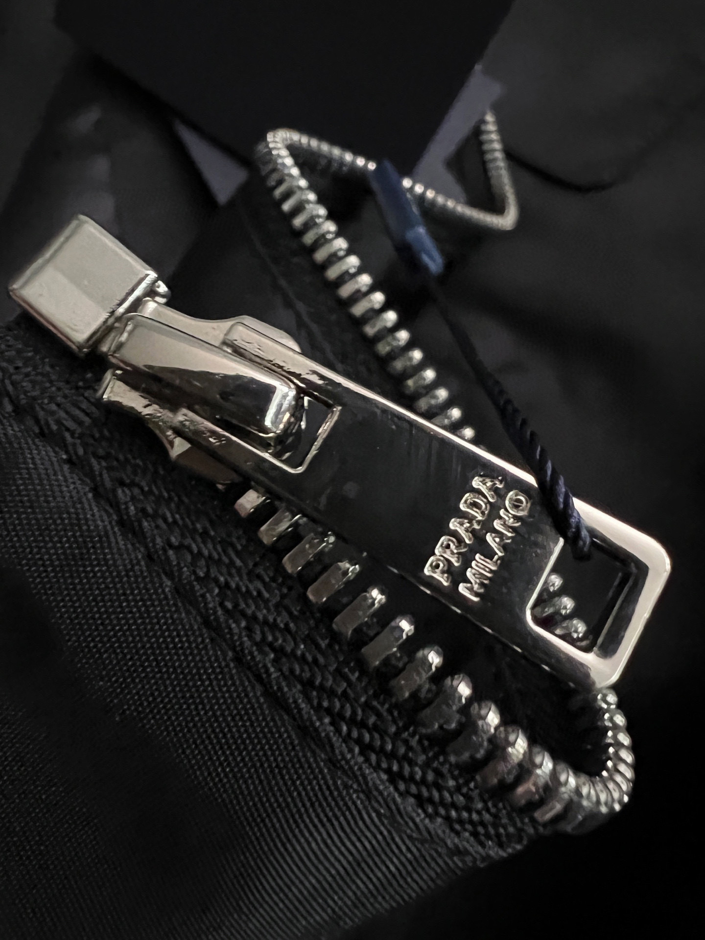 Prada 2025 Jacket Collection: Stylish, Comfortable, and Versatile for Daily Wear - 图片 7