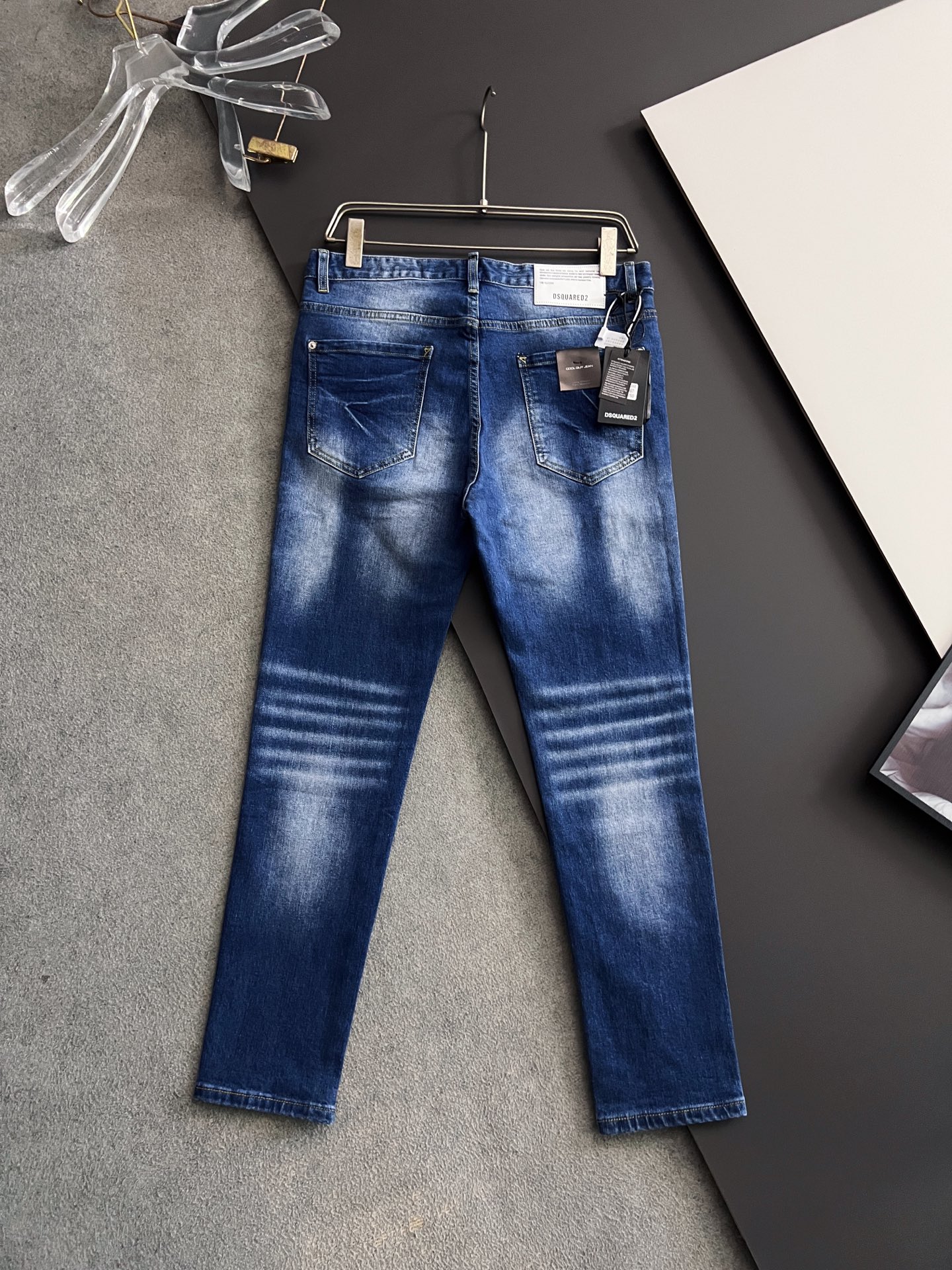 High-Quality Dollar Single D2* Jeans with Original Water Washing Fabrics and Unique Design - 图片 6