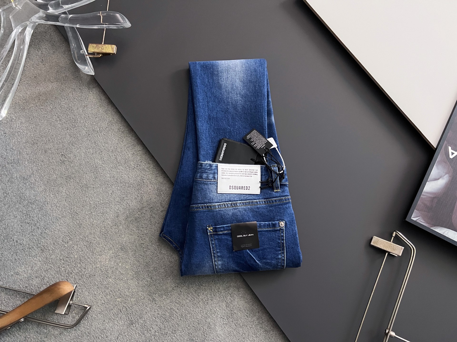 High-Quality Dollar Single D2* Jeans with Original Water Washing Fabrics and Unique Design - 图片 9