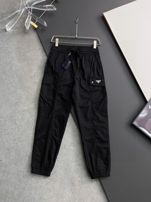 Prada 25Ss Spring/Summer New Casual Cargo Pants Classic Logo Comfortable 1 Prada 25Ss Spring/Summer New Casual Cargo Pants Classic Logo Comfortable