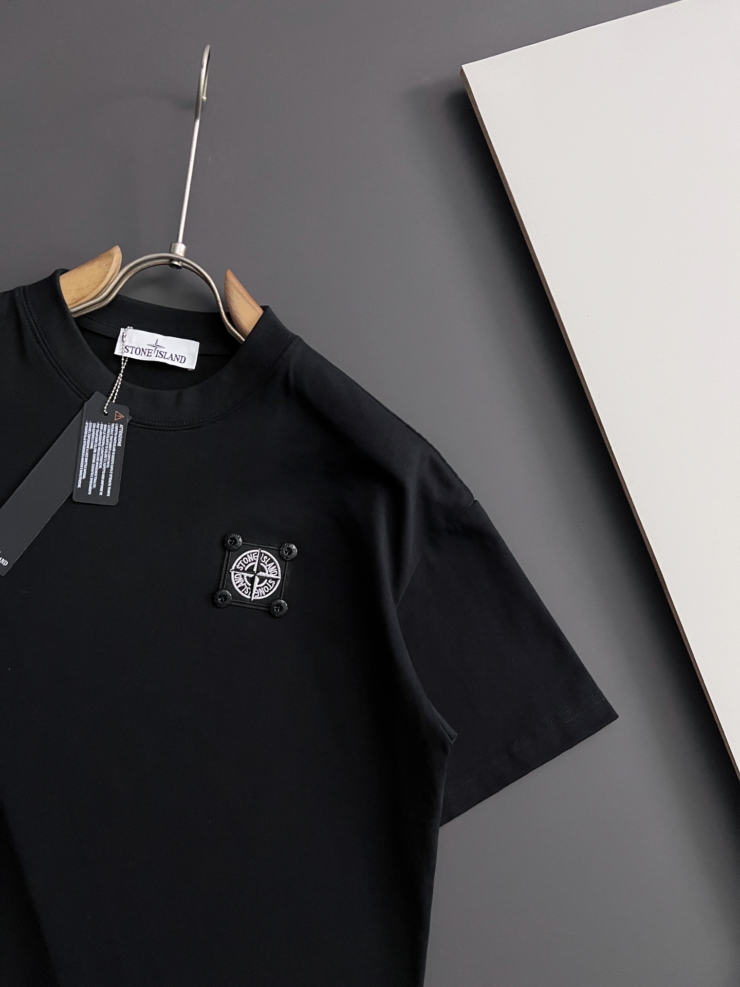 “Stone Island 2025SS 280g Net Cotton Short-Sleeve Series: Basic Leisure Clothing for All Seasons” - 图片 3