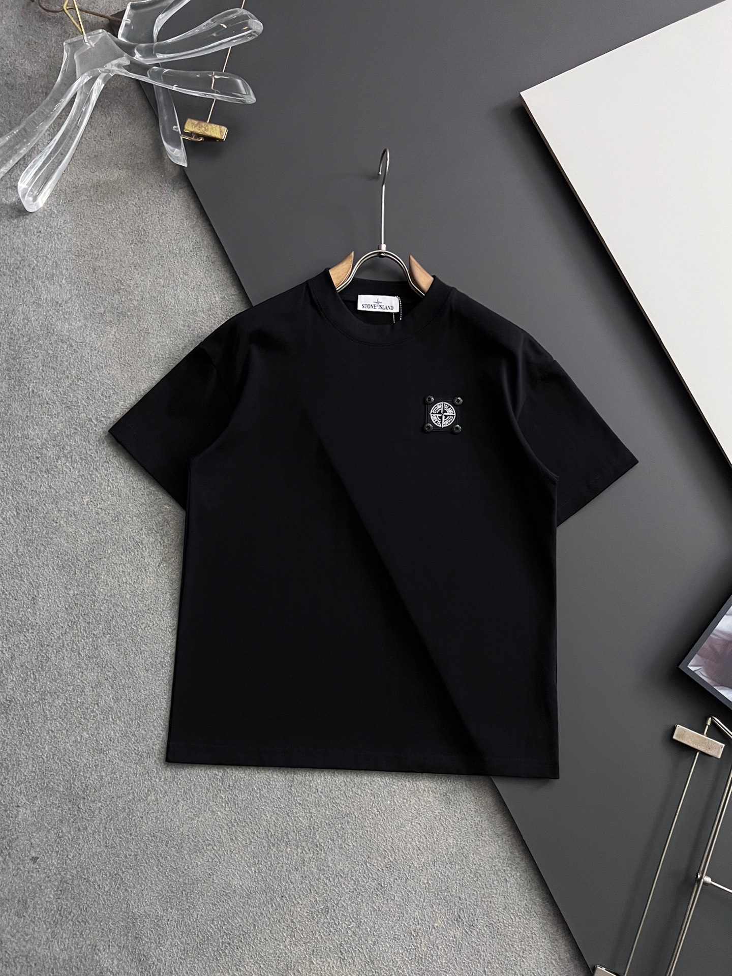 “Stone Island 2025SS 280g Net Cotton Short-Sleeve Series: Basic Leisure Clothing for All Seasons”