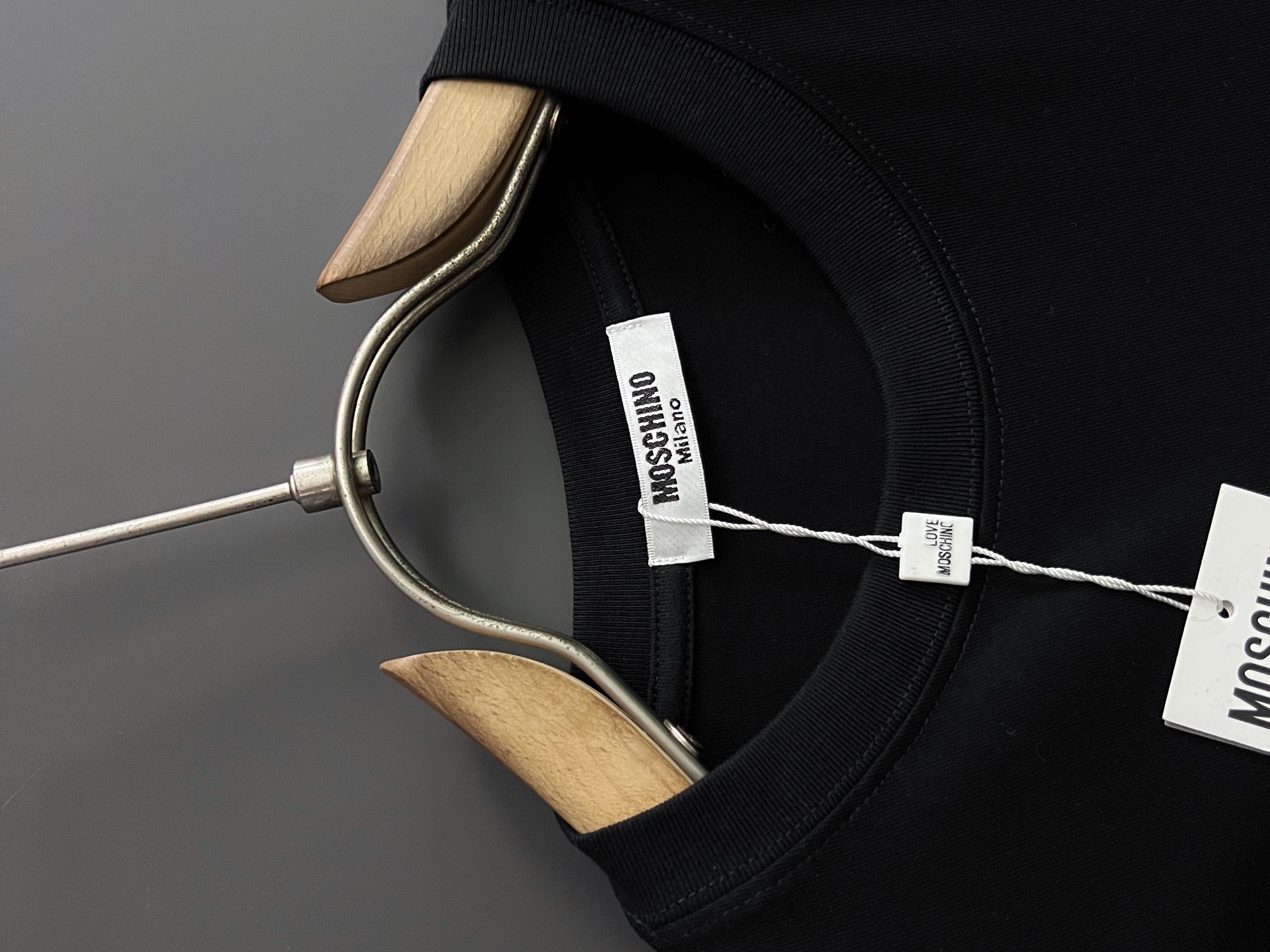 “Simple Basic Cotton Short-Sleeve Set with Quality Lines for All Seasons: White and Black Options (M-3XL)” - 图片 4