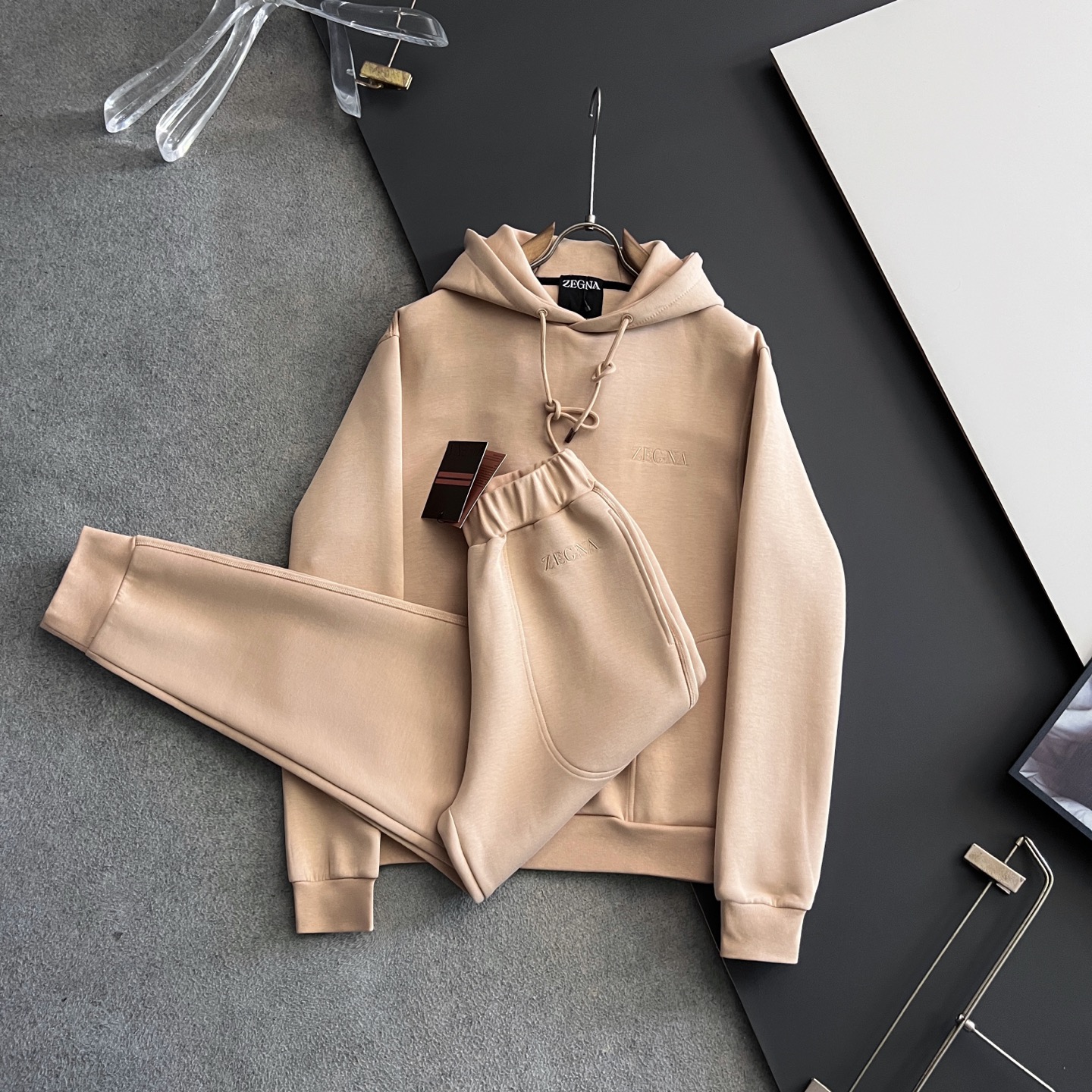 Title: “Luxurious High-End Custom-Ordered Fabrics for Autumn 2025: Unmatched Quality and Comfort”