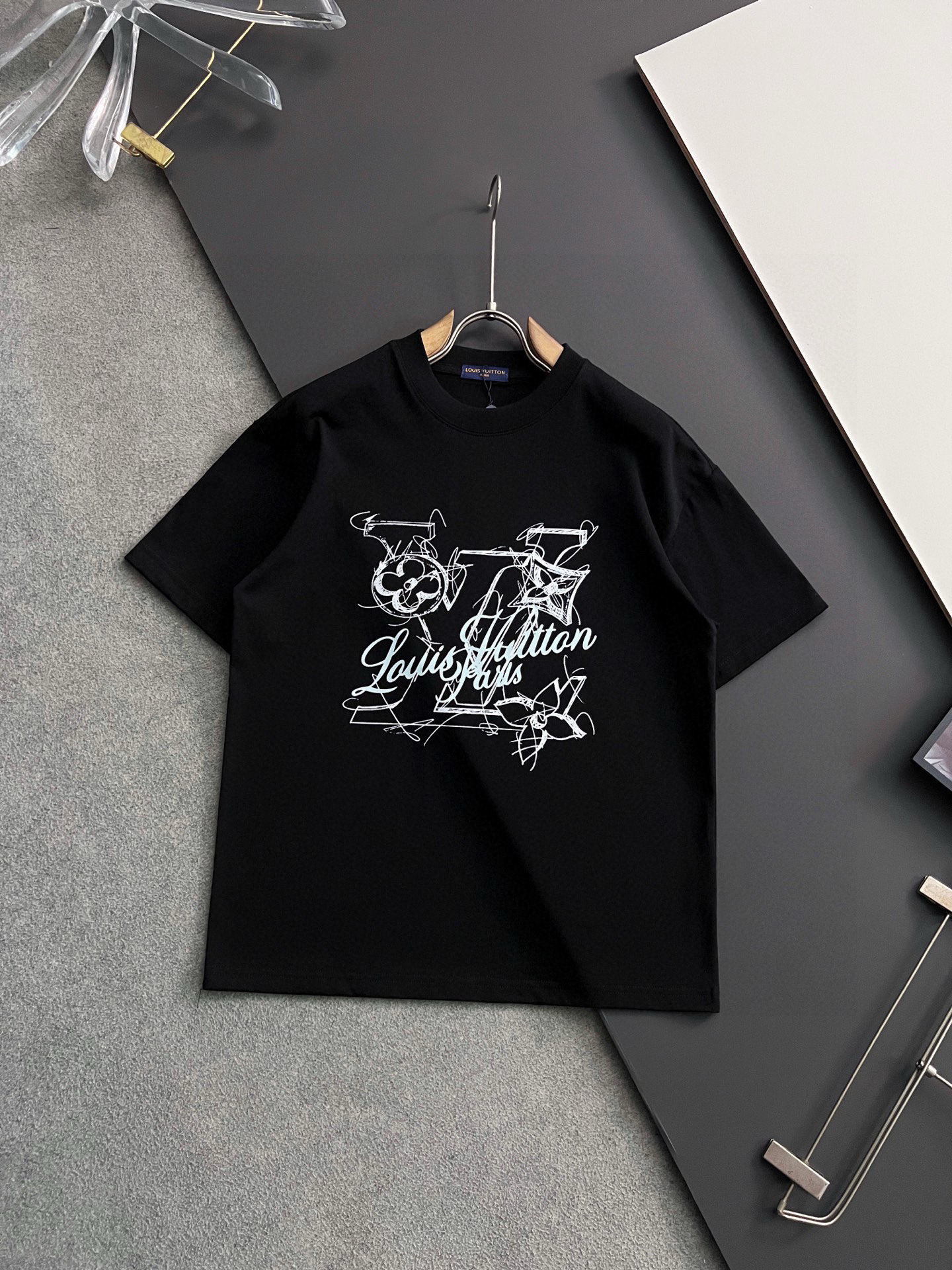 NO:506331,) 1V*, 2025Ss hot model 280g pure cotton double yarn hot model spot four-season series short-sleeved series, simple basic wardrobe artifact, casual and versatile must-have) workmanship and line texture first-class, two colors recommended, white, black,) Exclusive version test, no solution for everyone to wear [Strong] code number M-3XL),, T-shirt, alexander wang19860909）1V*、2025Ss爆款280g纯棉双纱爆款现货四季系列短袖,简约基础衣橱神器, 休闲百搭必备款）做工走线质感一流,两色推荐白色、黑色、）独家版型测试上身无解谁穿都合适[强]码数Ｍ-3XL）,,T-shirt,alexander wang,Men's clothing