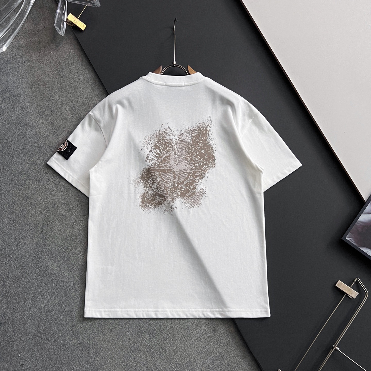 ）翻单出货、石头岛&CD*、🌟2025Ss爆款280g纯棉双纱爆款现货四季系列短袖，简约基础衣橱神器， 