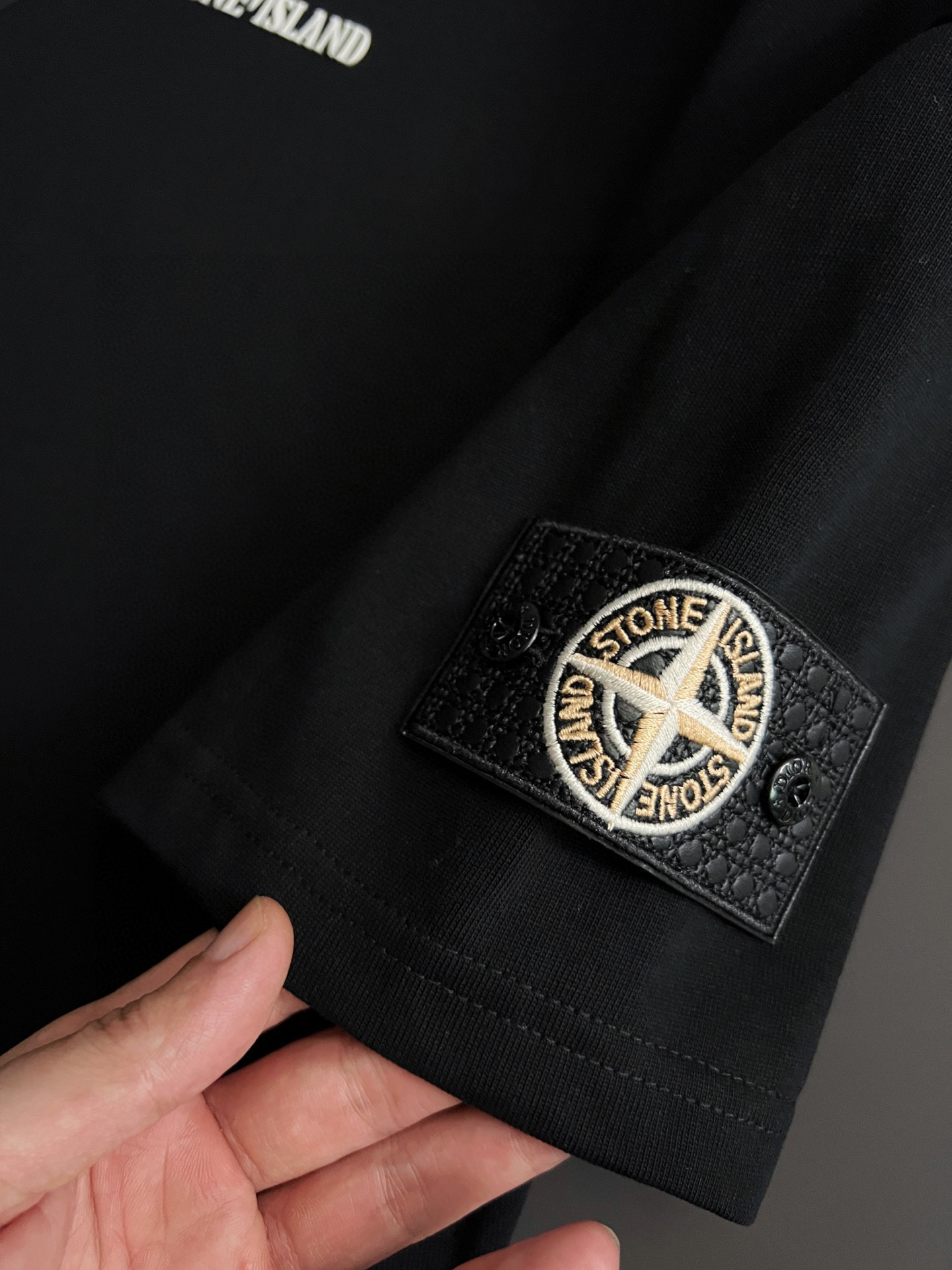 ）翻单出货、石头岛&CD*、🌟2025Ss爆款280g纯棉双纱爆款现货四季系列短袖，简约基础衣橱神器， 