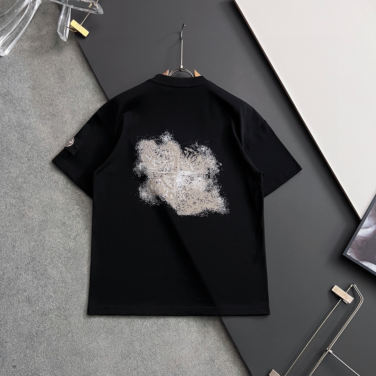 ）翻单出货、石头岛&CD*、🌟2025Ss爆款280g纯棉双纱爆款现货四季系列短袖，简约基础衣橱神器， 