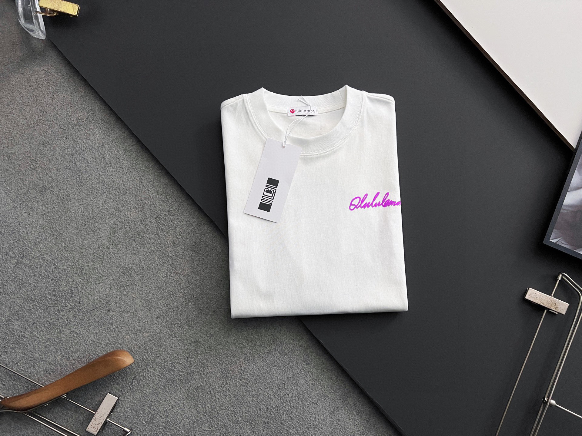 ）Lulu*、2025Ss🌟爆款280g纯棉双纱爆款现货四季系列短袖，简约基础衣橱神器， 休闲百搭必备款