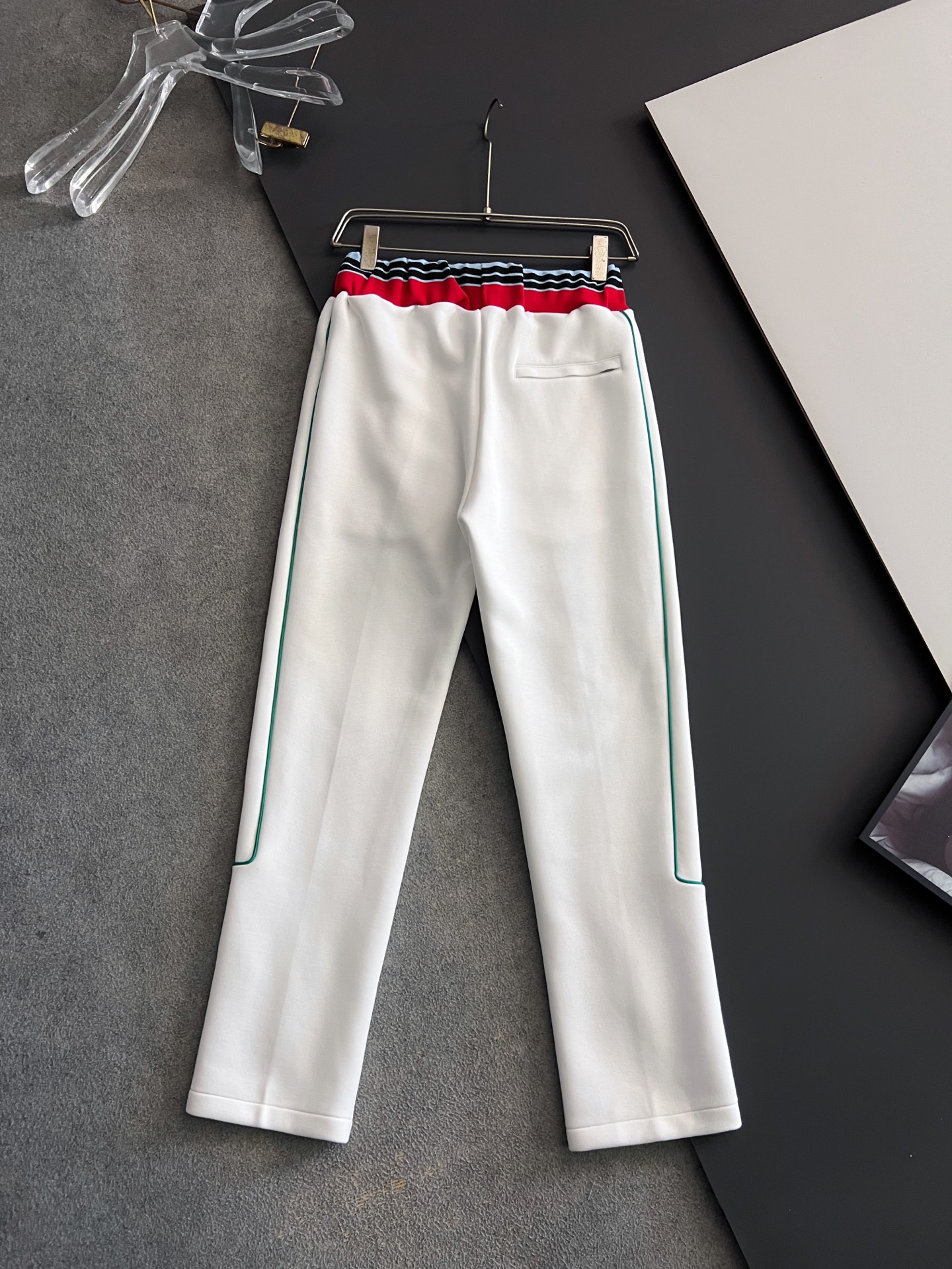 ） Cas*套装🌟 2025秋冬季款顶级进口私货，内里完美包边，上身舒服 无刺感 高端定制进口面料 排列