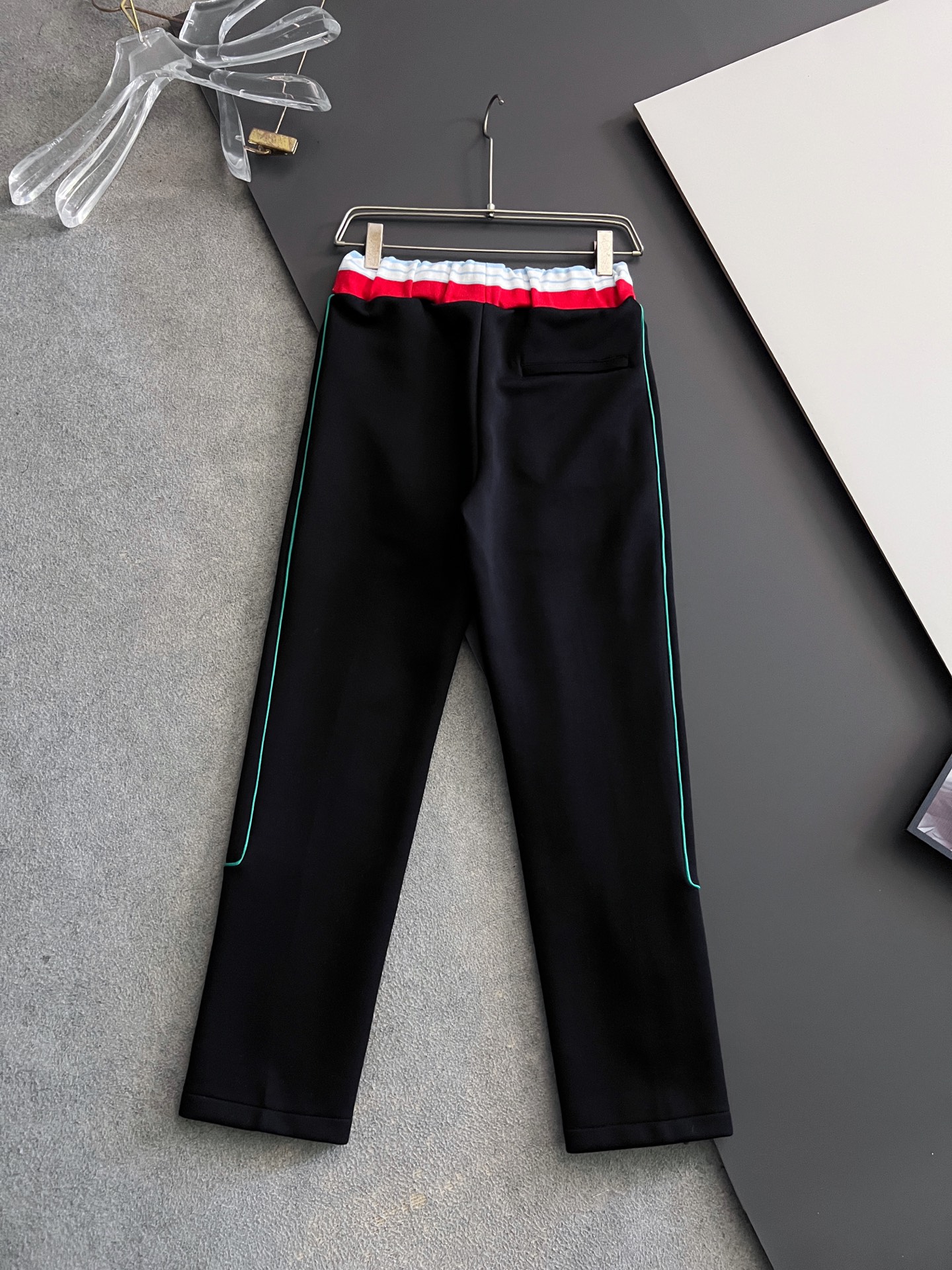 ） Cas*套装🌟 2025秋冬季款顶级进口私货，内里完美包边，上身舒服 无刺感 高端定制进口面料 排列