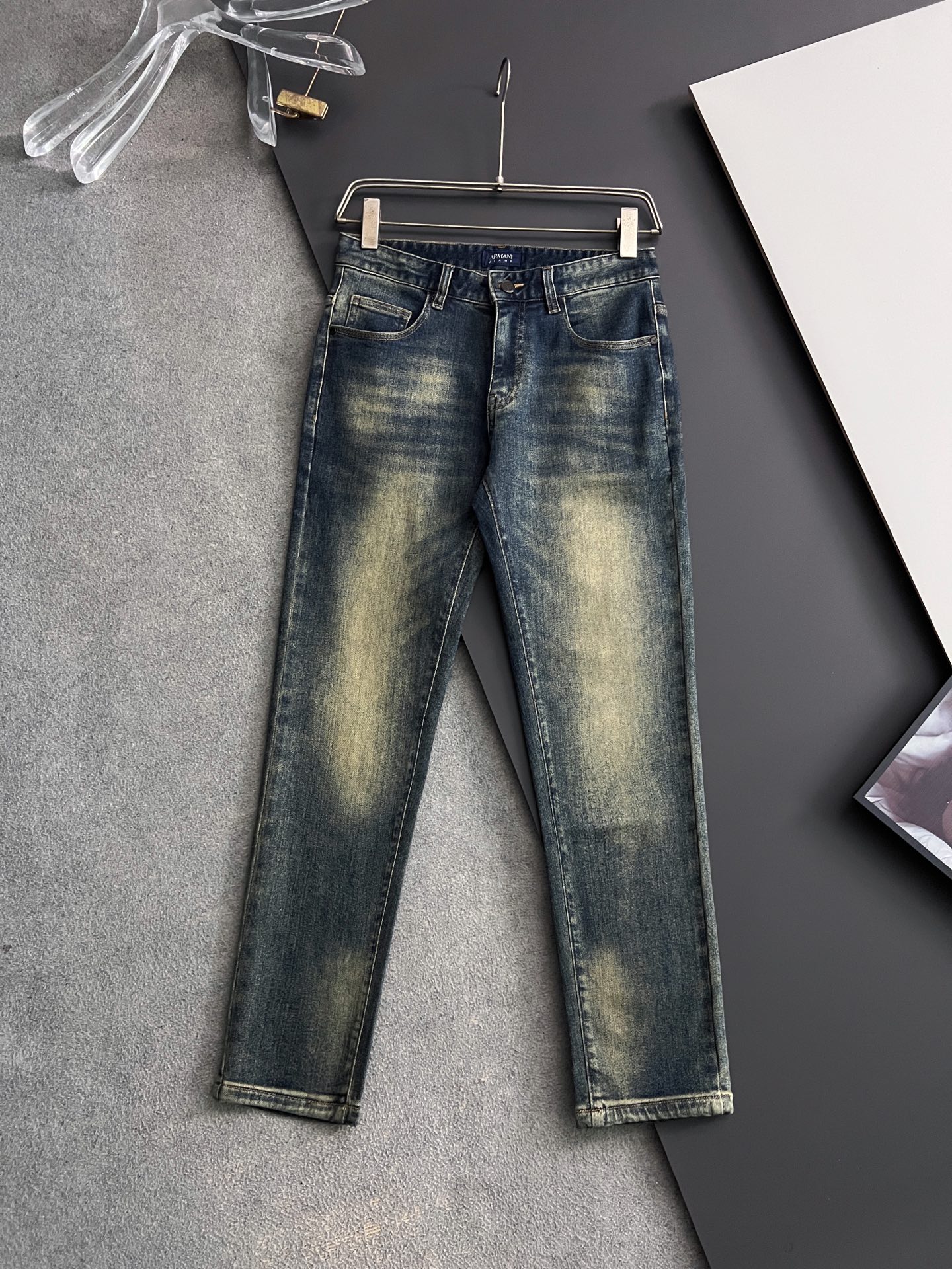 NO:511116,) Arman*, heavy industry water-washed casual jeans, imported original washing elastic fabric, comfortable and elastic, unique design, super positive style, comfortable and breathable, extremely high grade, counter quality, handsome upper body, 29-40,,armani, jeans, alexander wang19860909）Arman*、重工水洗休闲牛仔裤,进口原版水洗弹力面料,舒适有弹性,独特设计,版型超正,舒适透气,档次极高,专柜品质,上身帅气十足,码数29-40,,armani,jeans,alexander wang,Men's clothing