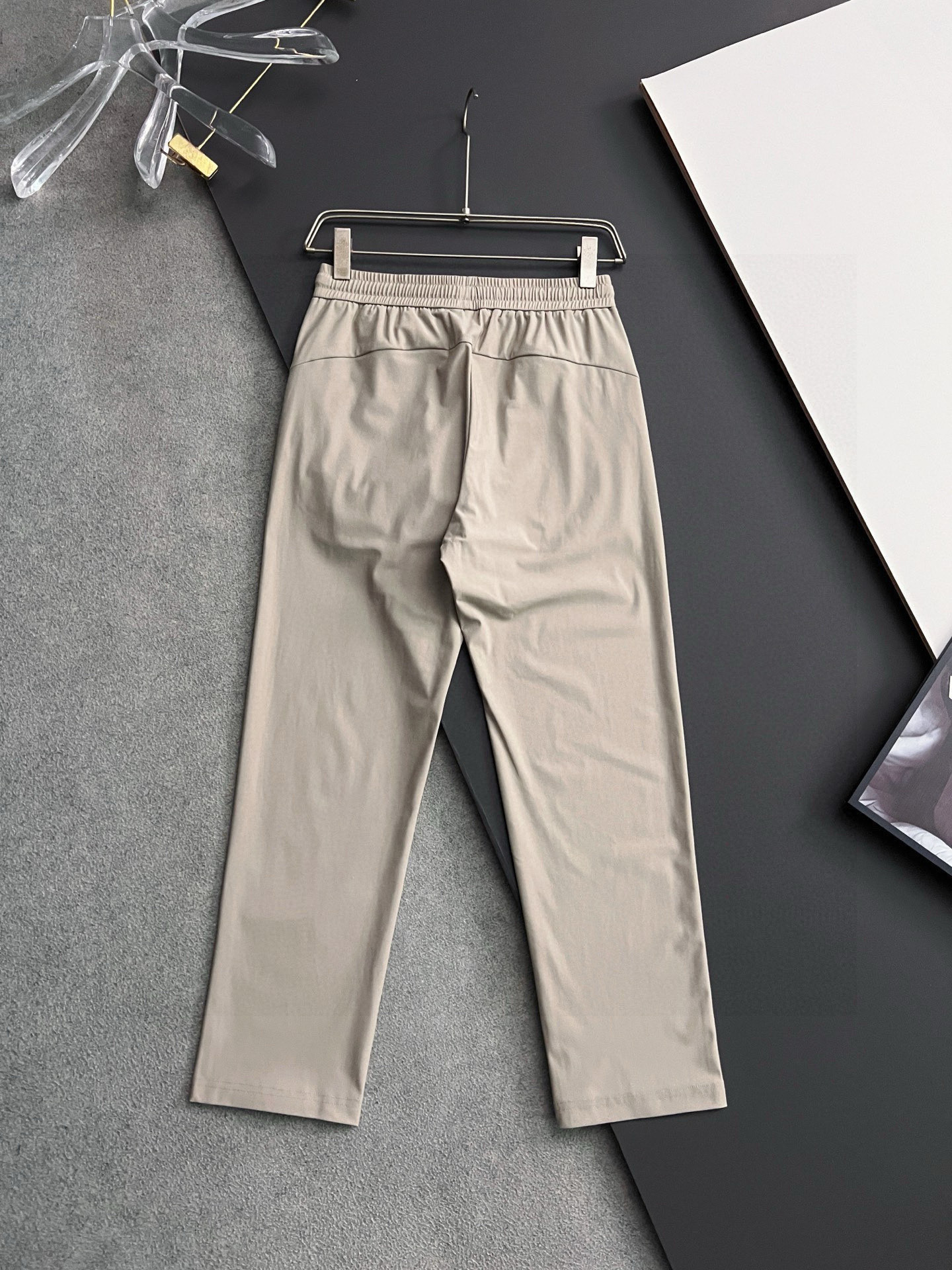 冰袖冰裤）Bur*25Ss🌟新款冰爽休闲裤 非常好看的基础款系列！采用定制冰爽弹力冰丝面料！具有防皱耐磨