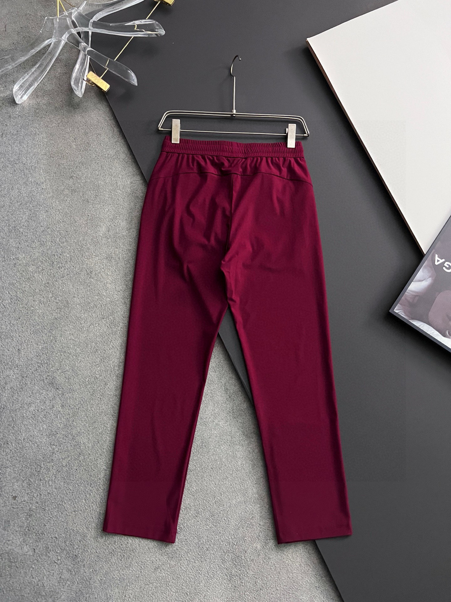 冰袖冰裤）Bur*25Ss🌟新款冰爽休闲裤 非常好看的基础款系列！采用定制冰爽弹力冰丝面料！具有防皱耐磨