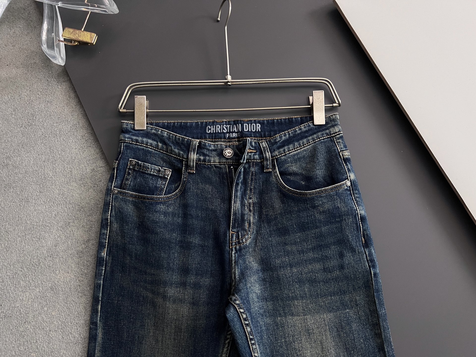 ）CD*、重工水洗休闲牛仔裤，进口原版水洗弹力面料，舒适有弹性，独特设计，版型超正，舒适透气，档次极高，