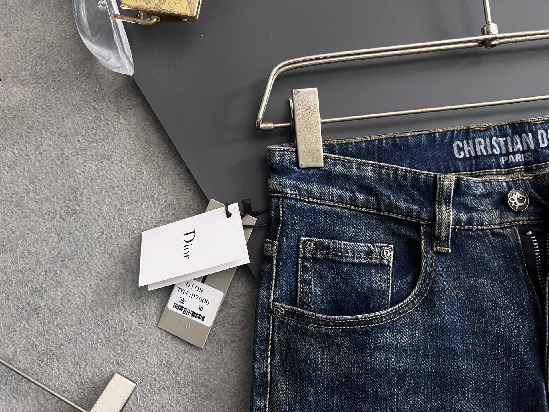 ）CD*、重工水洗休闲牛仔裤，进口原版水洗弹力面料，舒适有弹性，独特设计，版型超正，舒适透气，档次极高，