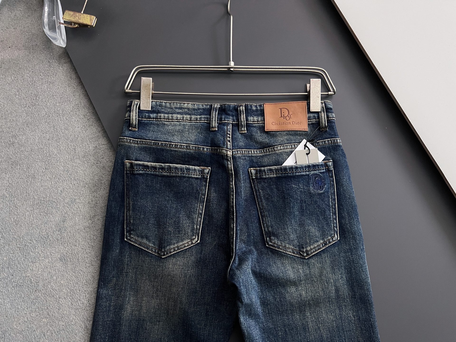 ）CD*、重工水洗休闲牛仔裤，进口原版水洗弹力面料，舒适有弹性，独特设计，版型超正，舒适透气，档次极高，